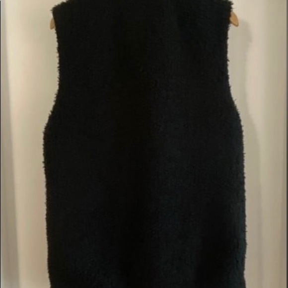 Aritzia Chatou Vest in Black. Size M - Picture 3 of 3